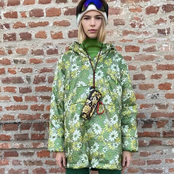 Zara Green Daisy Floral lightweight Puffer Hooded Jacket Size Medium/Large - Picture 1 of 12